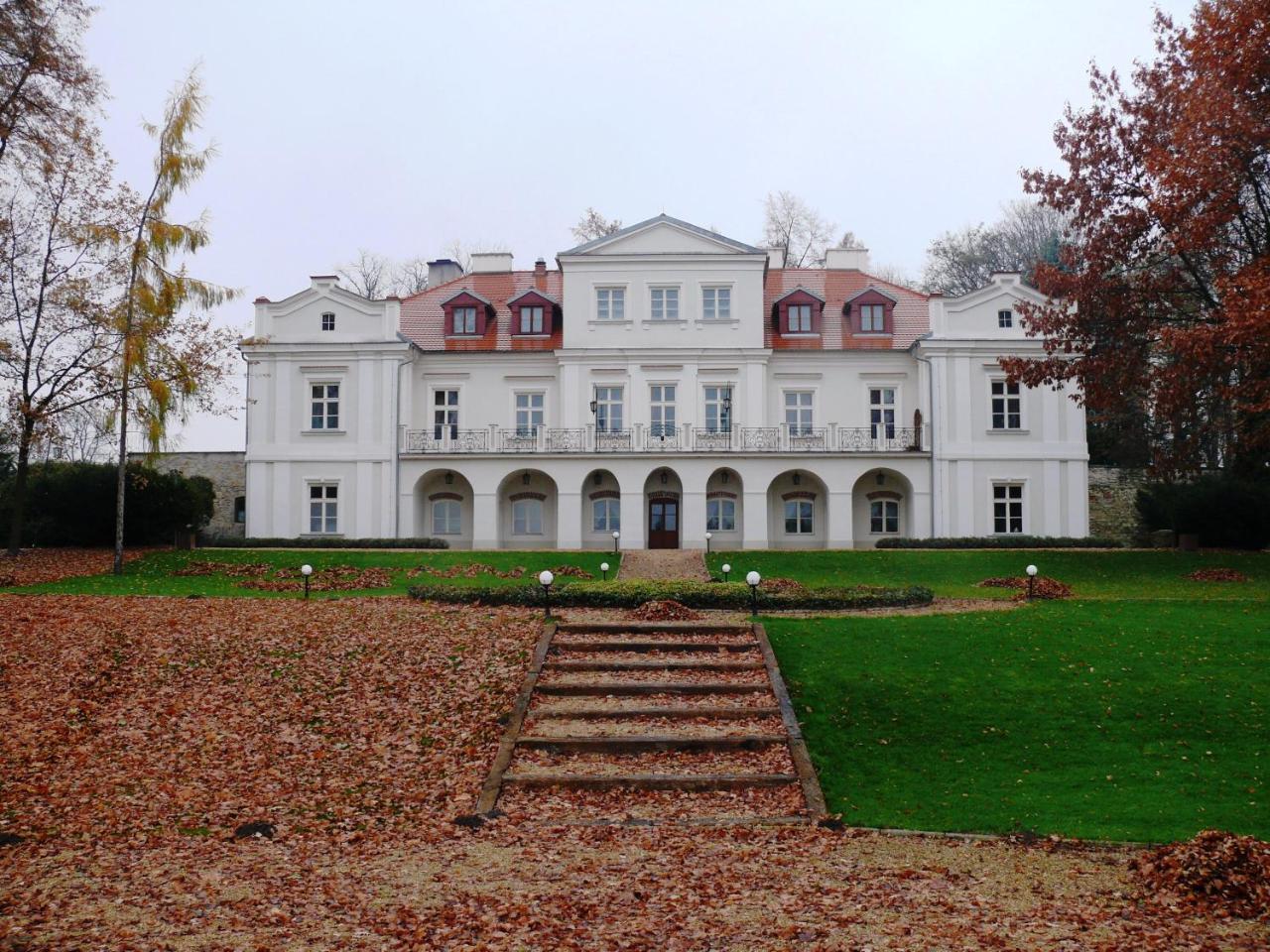 Dwor Zbozenna Hotel Przysucha Exterior foto