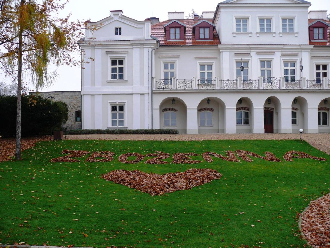 Dwor Zbozenna Hotel Przysucha Exterior foto