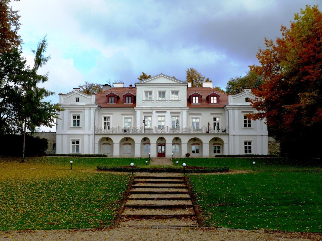 Dwor Zbozenna Hotel Przysucha Exterior foto